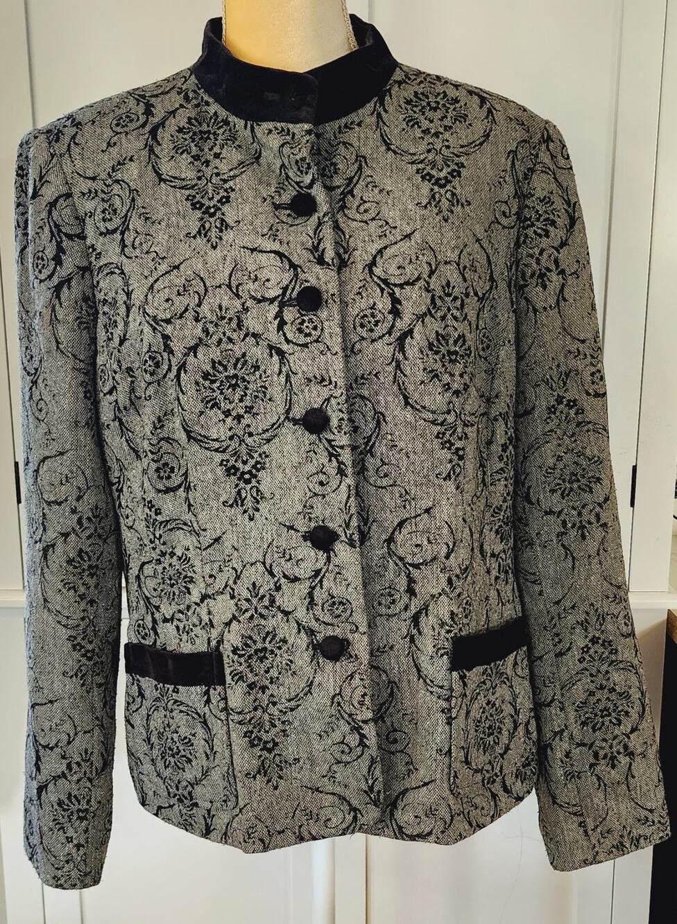 Covington Women's Textured Metallic Thread Gray Black Button Up Blazer Plus 16